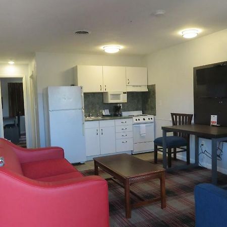 Luxbury Inn&Suites Maryville Extérieur photo