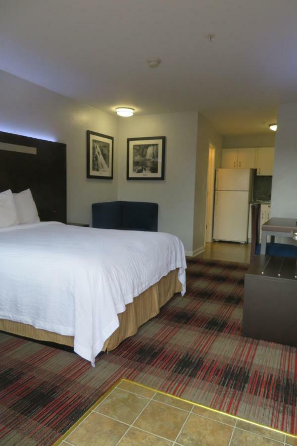 Luxbury Inn&Suites Maryville Extérieur photo