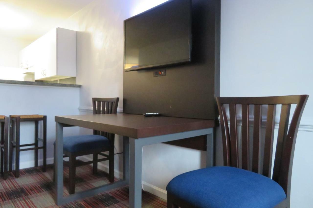 Luxbury Inn&Suites Maryville Extérieur photo